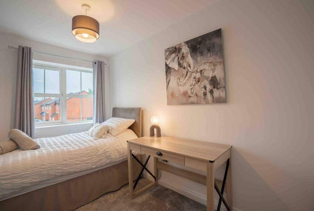 Stunning Abode 5 Min From Nec & Bhx, Pets Allowed Marston Green Exterior foto