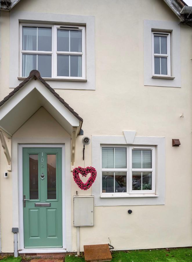 Stunning Abode 5 Min From Nec & Bhx, Pets Allowed Marston Green Exterior foto